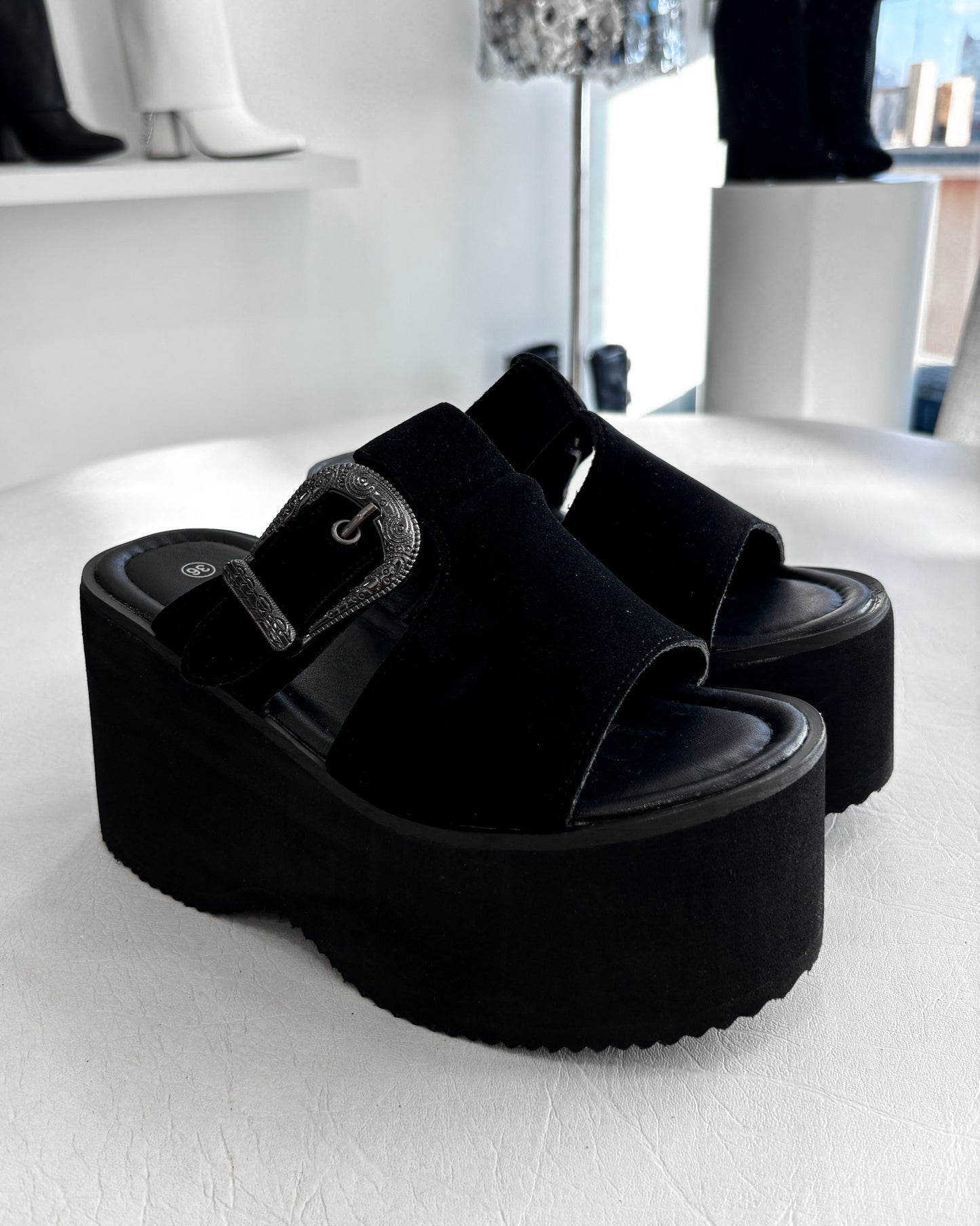 Suede black