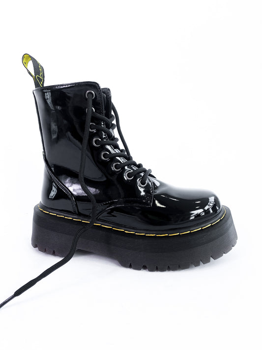 Boots black 2